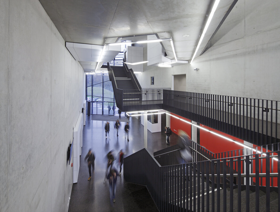 UDE Neubau Hörsaalzentrum UDE Neubau Hörsaalzentrum | Foyer im Betrieb